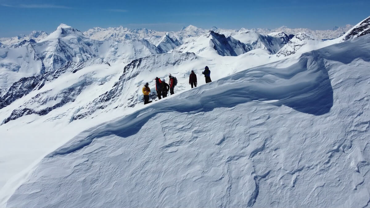 OUTDOOR Adventure Is mountaineering to the summit